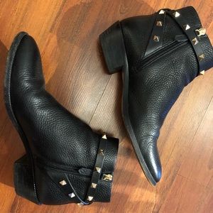 Valentino Garavani Rockstud Biker Ankle Booties 40